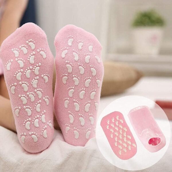 Get Soft and Smooth Feet: The Magic of Moisturizing Socks - Image 3